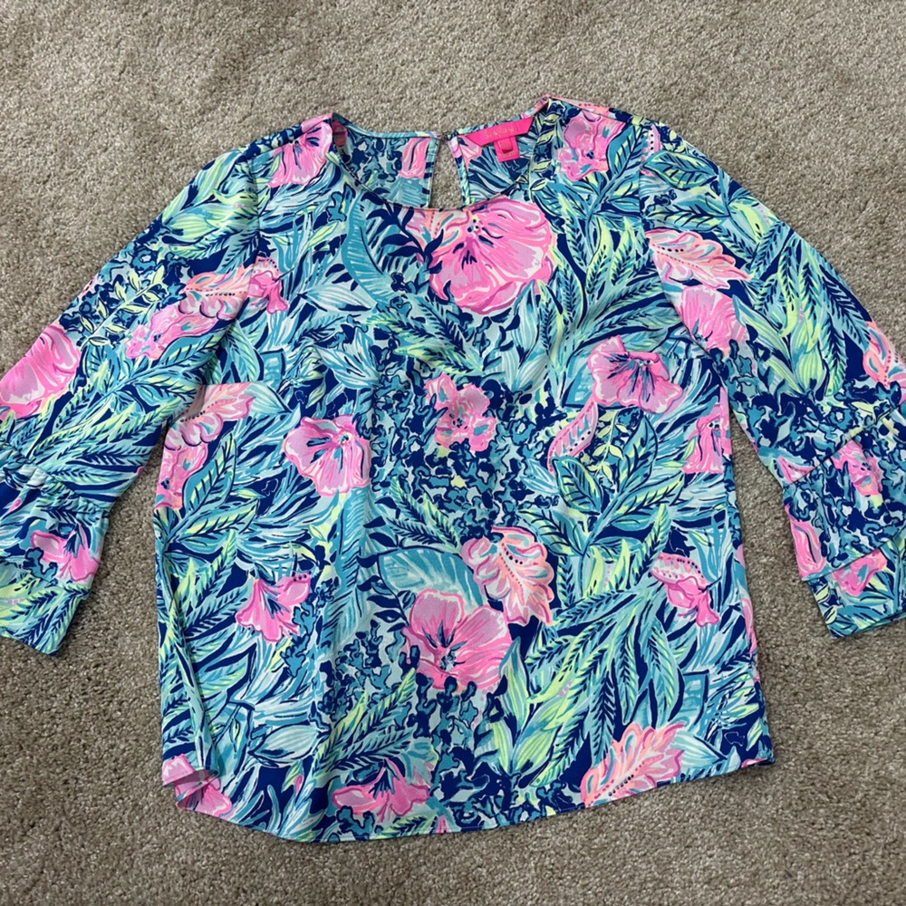 Lilly Pulitzer Christie blouse in a multi-colored floral print size XS